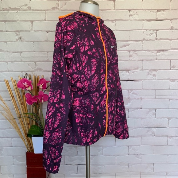 Nike‎ Enchanted Impossibly Light Running Jacket - Picture 2 of 9